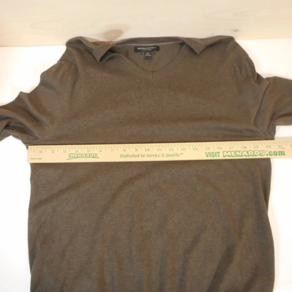 Banana Republic Sweater Mens M Olive Brown Pullover Luxury Silk Blend V Neck